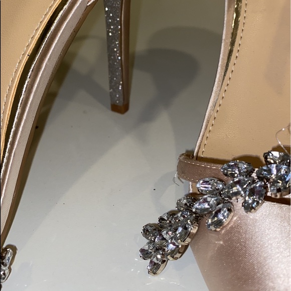 Badgley Mischka Heels - Picture 10 of 12